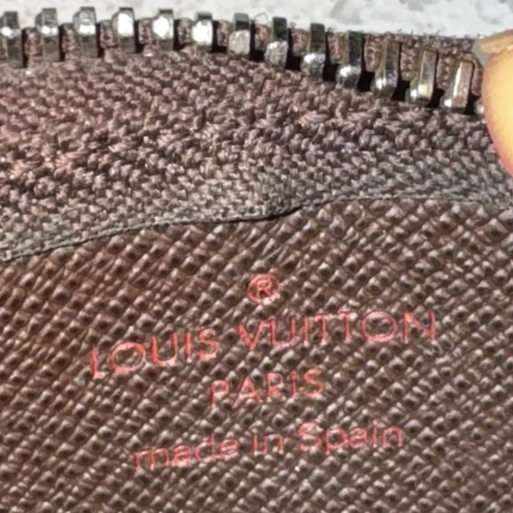 Louis Vuitton Authentic card pouch - Picture 6 of 7